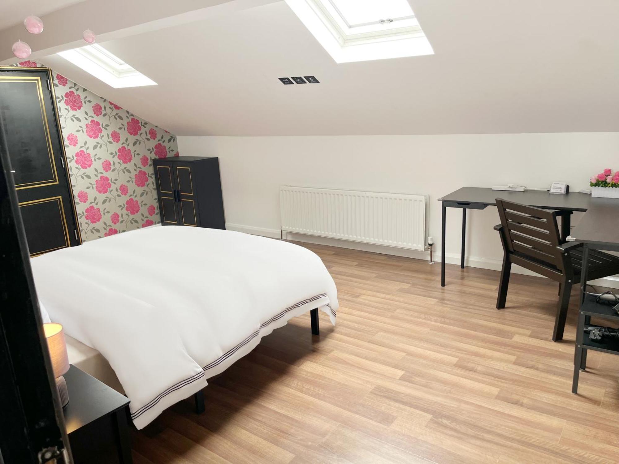 Entire Pinkapt - Free Parking - Up To 4 Guests - 3 Beds - Close To City Centre 贝尔法斯特 外观 照片